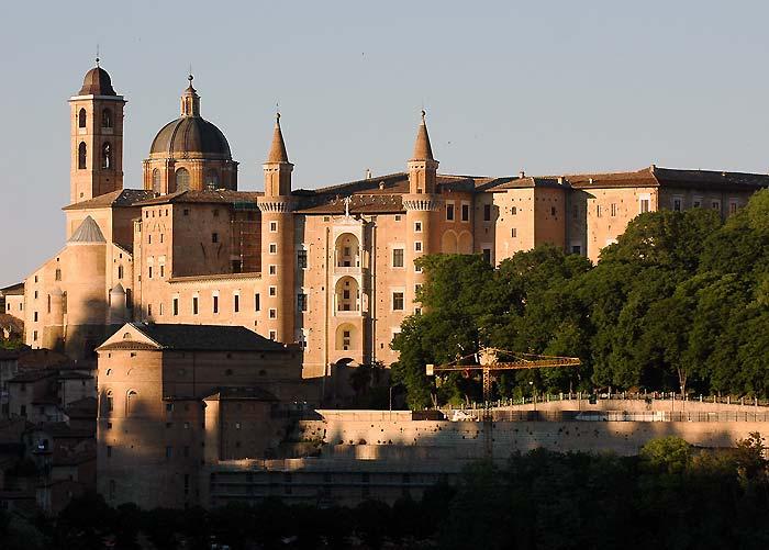 Loretello Vakantievilla's : Palazzo Ducale in Urbinoo